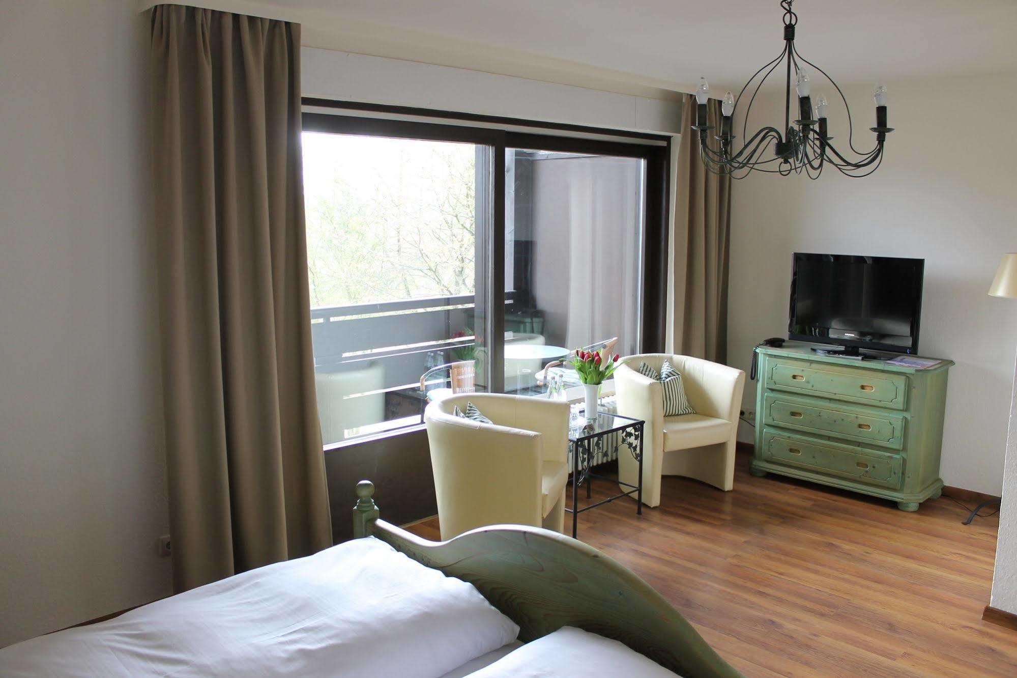 Hotel Garni Bellevue Bad Fussing Exterior photo